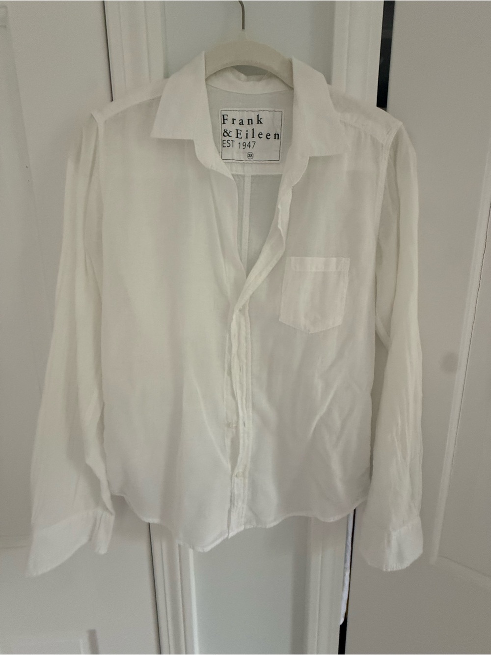 Frank & Eileen White Lightweight Button-Front Shirt